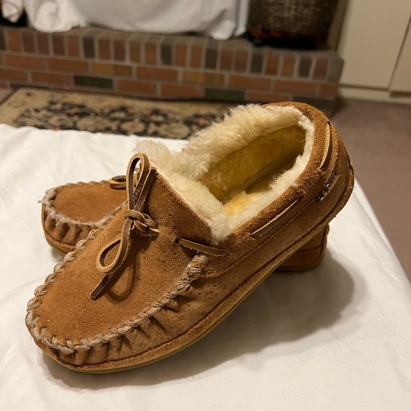 SOLD!! Ladies Sz 7 LL Bean Wicked Good Sheep Shearling Moccasin Slippers - Picture 3 of 16